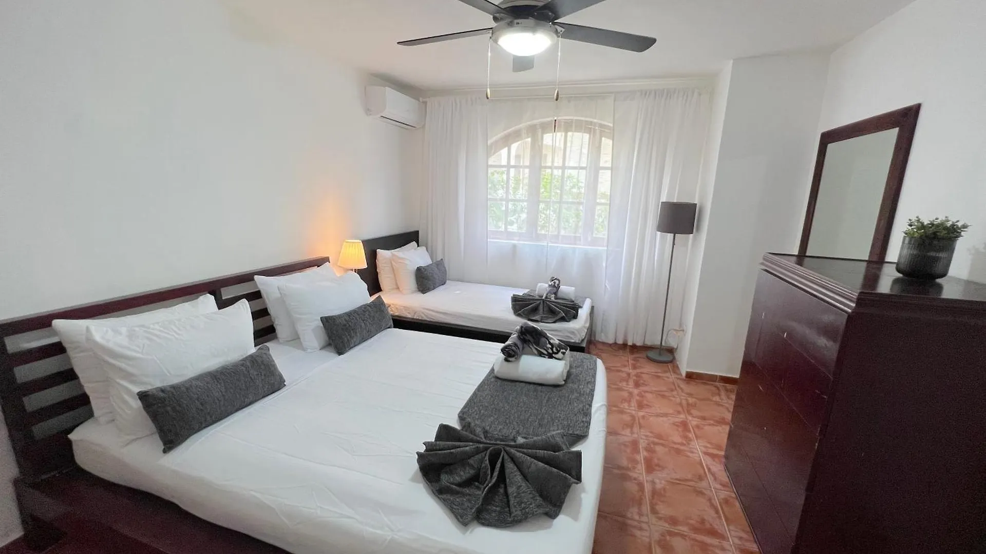 Los Corales Villas And Suites - Beach Club, Spa, Restaurants Punta Cana 5*,