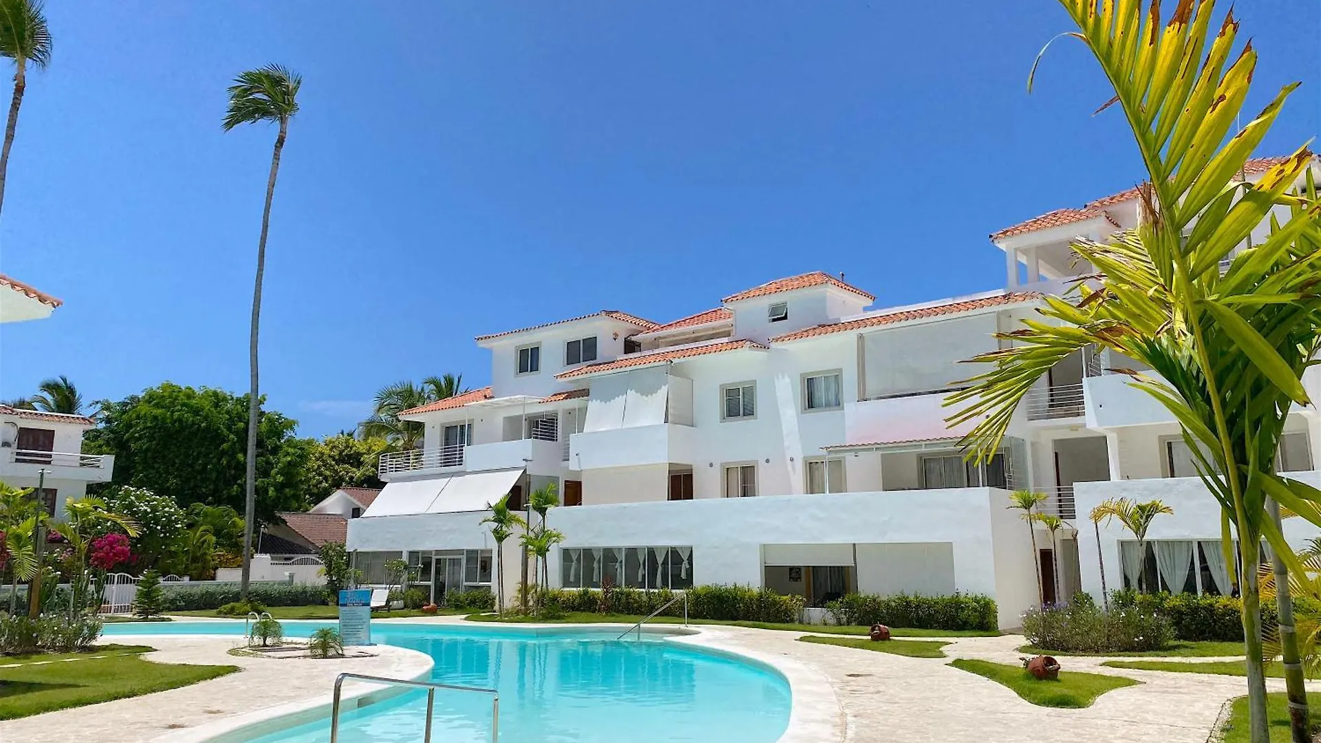 Los Corales Villas And Suites - Beach Club, Spa, Restaurants Punta Cana Hotel