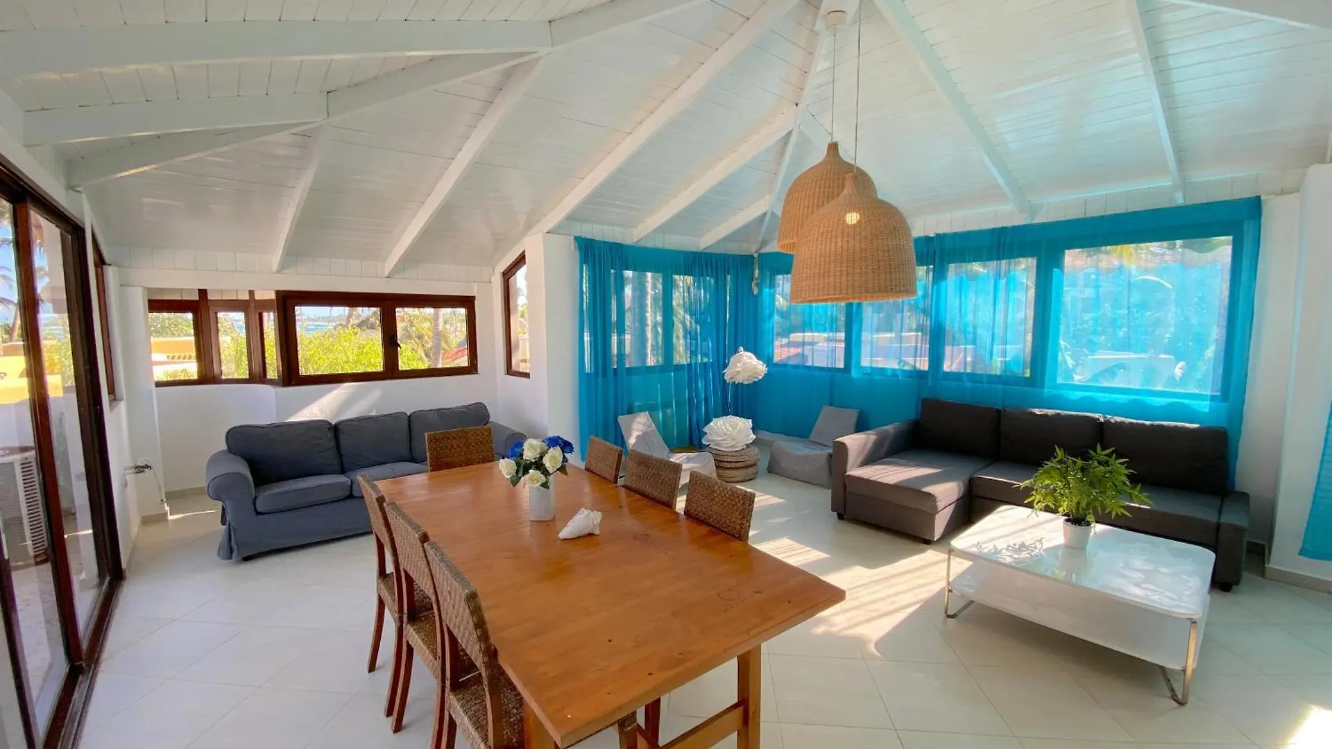 Los Corales Villas And Suites - Beach Club, Spa, Restaurants Punta Cana 5*,
