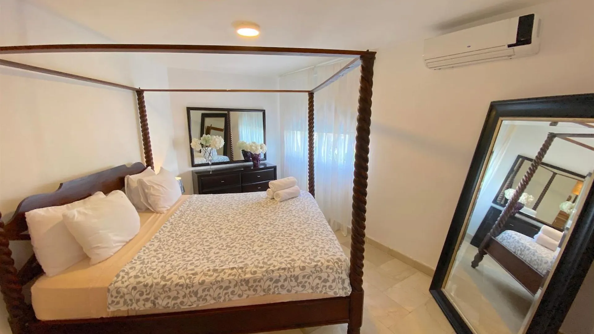 Los Corales Villas And Suites - Beach Club, Spa, Restaurants Punta Cana