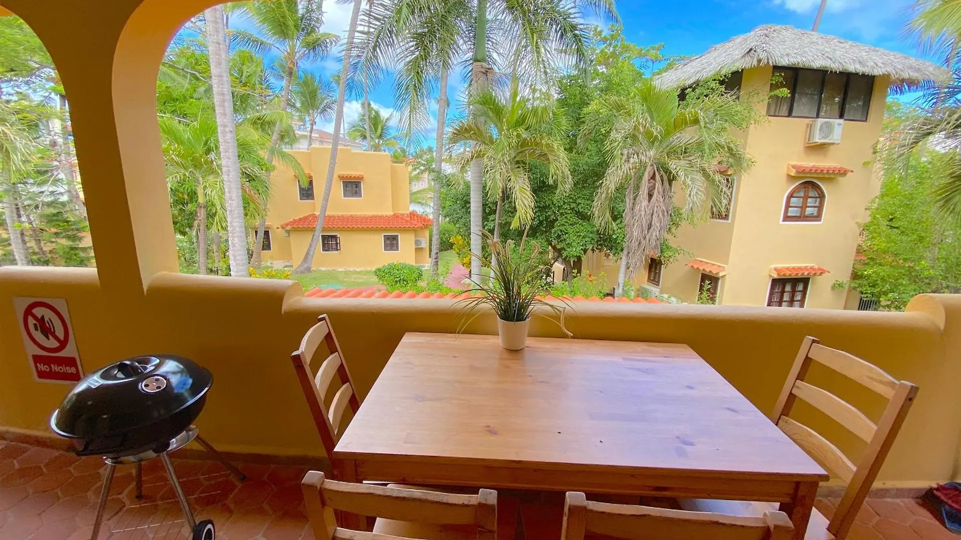 Los Corales Villas And Suites - Beach Club, Spa, Restaurants بونتا كانا فندق