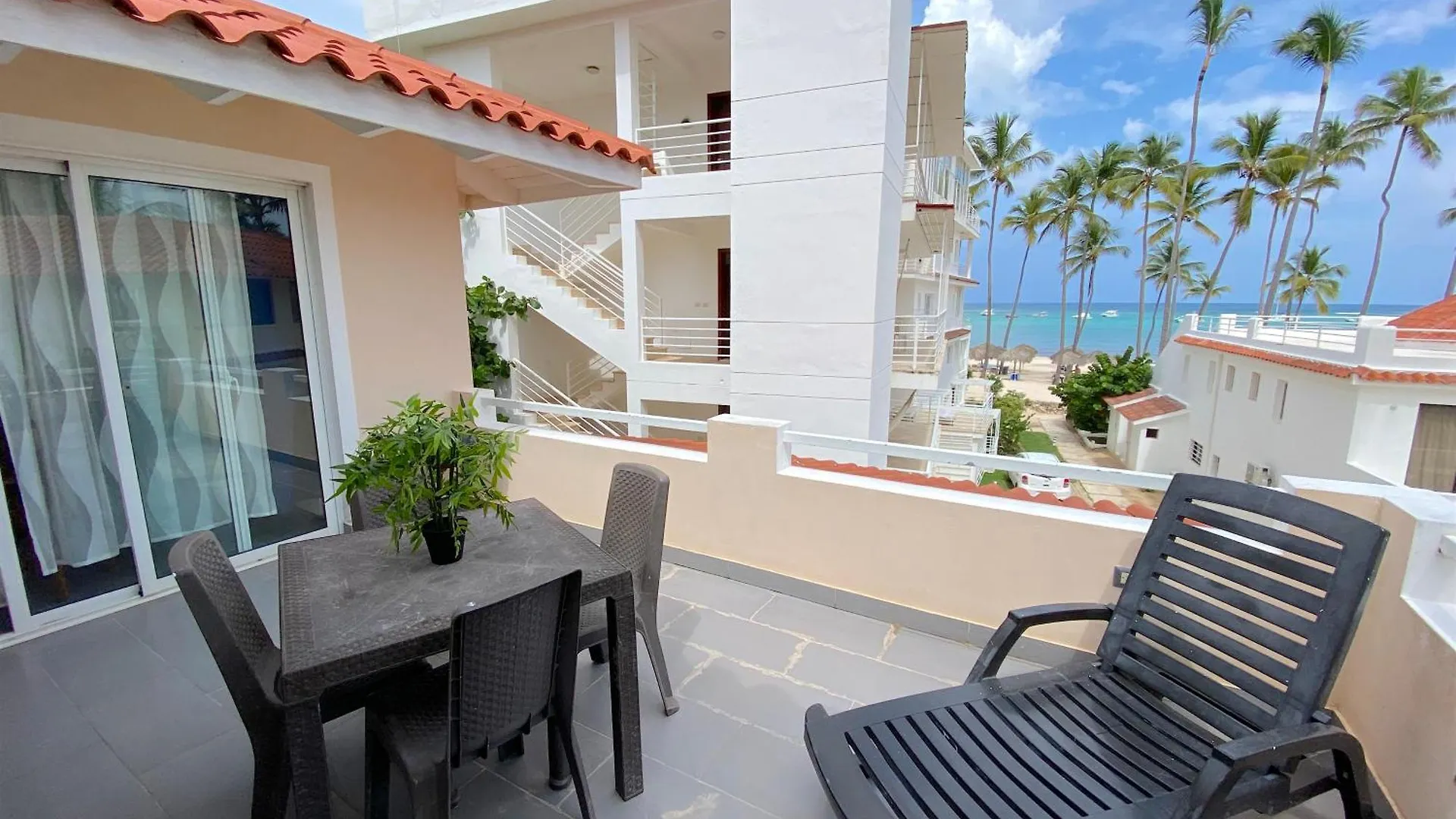 Los Corales Villas And Suites - Beach Club, Spa, Restaurants بونتا كانا فندق
