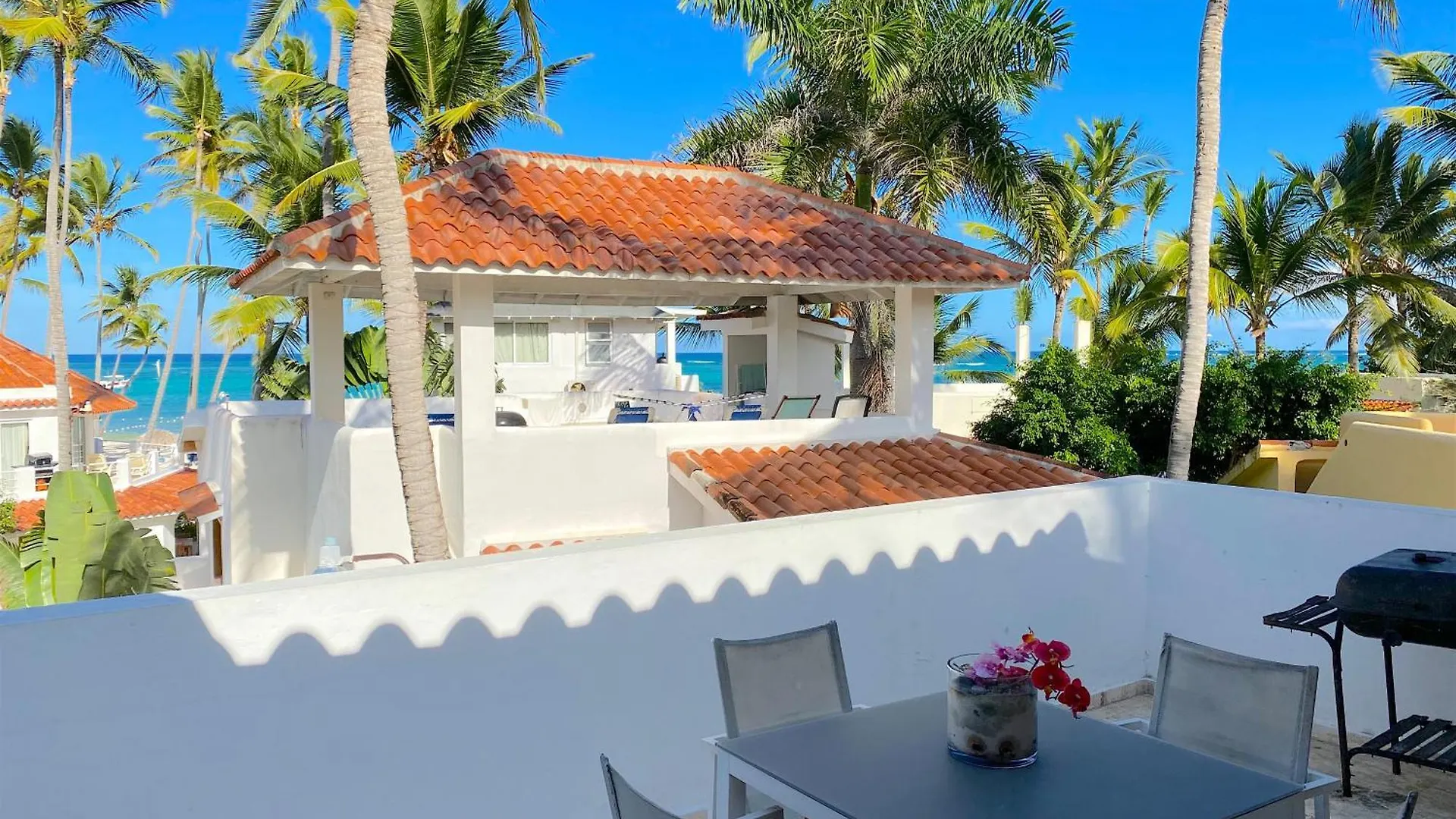 Los Corales Villas And Suites - Beach Club, Spa, Restaurants بونتا كانا فندق